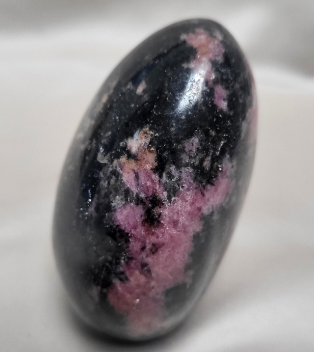 아프리카 로도나이트 입석형