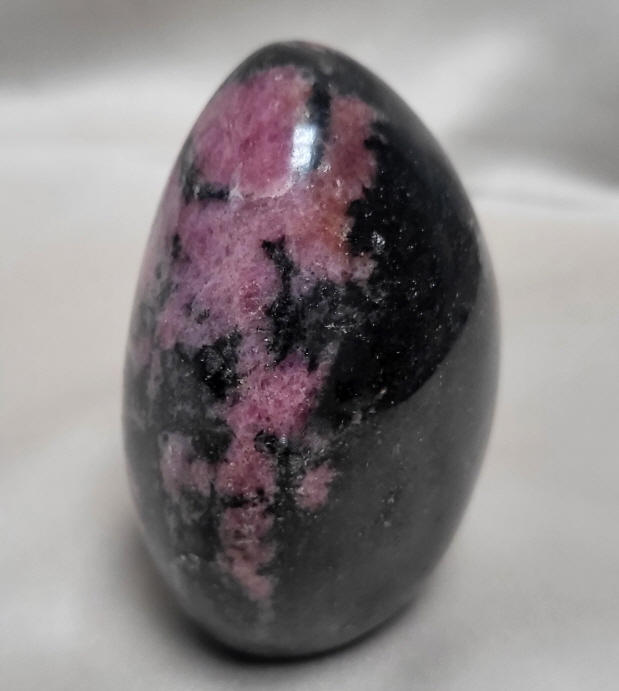 아프리카 로도나이트 입석형