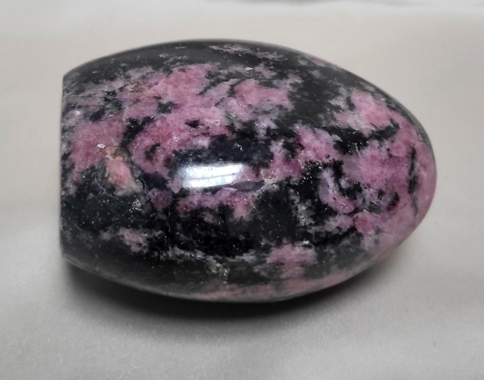 아프리카 로도나이트 입석형