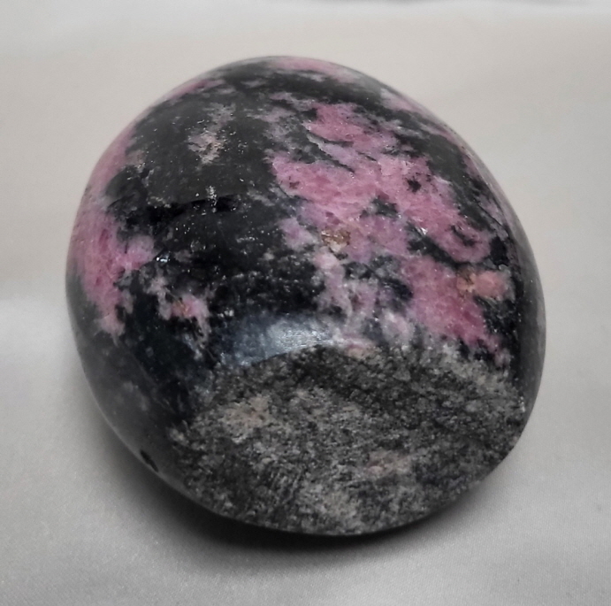 아프리카 로도나이트 입석형