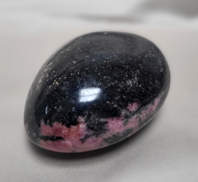 아프리카 로도나이트 입석형