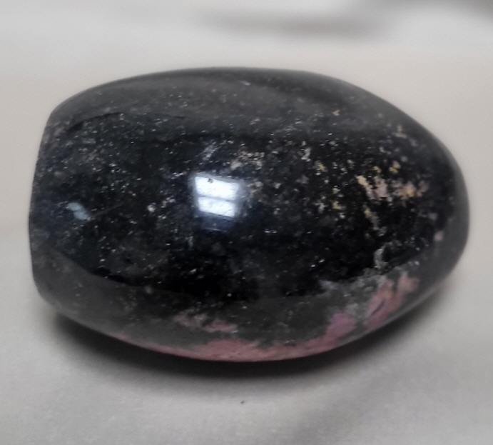 아프리카 로도나이트 입석형