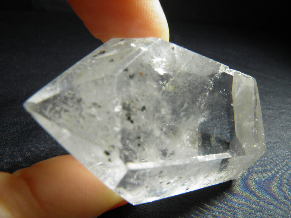 펜텀이 형성된 수정