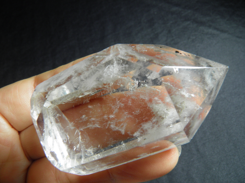 펜텀이 형성된 수정