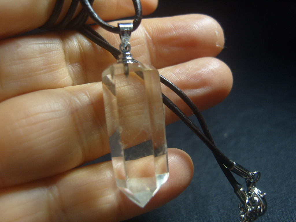 색감 연한 황수정 펜던트