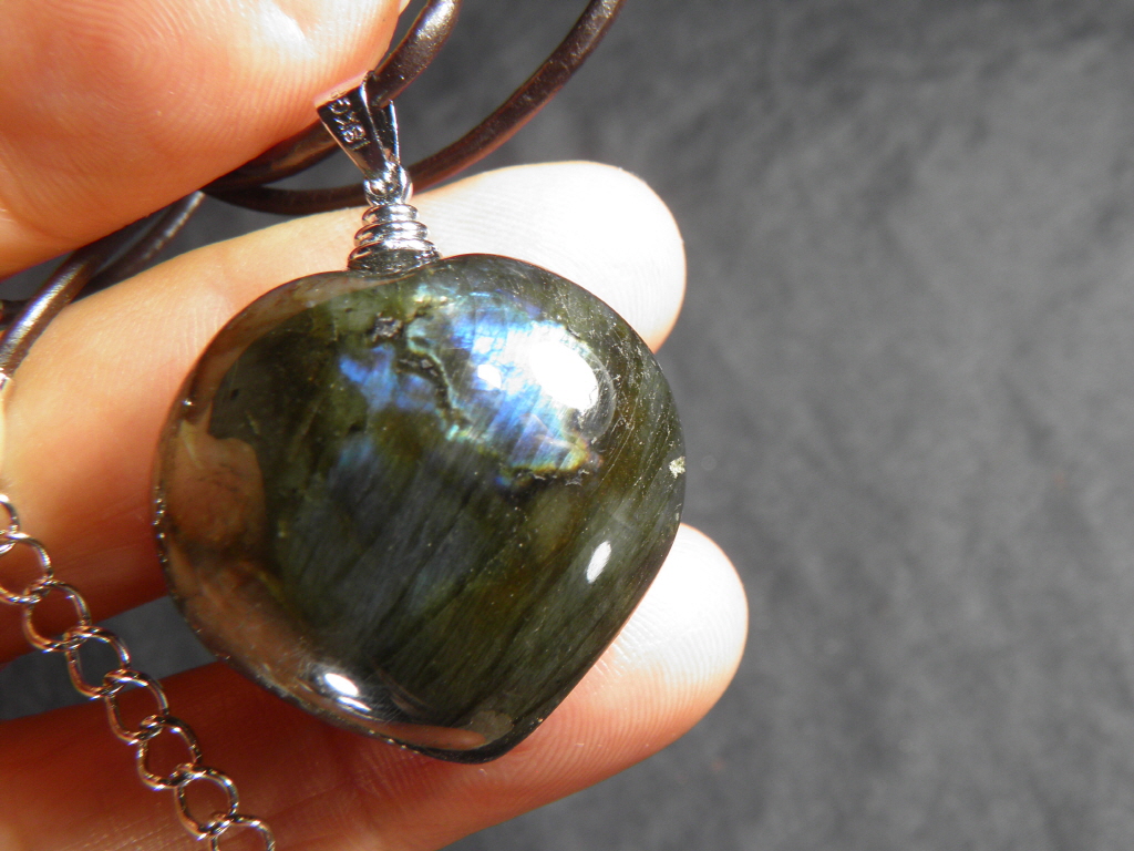 빛 좋은 라브라도라이트 펜던트