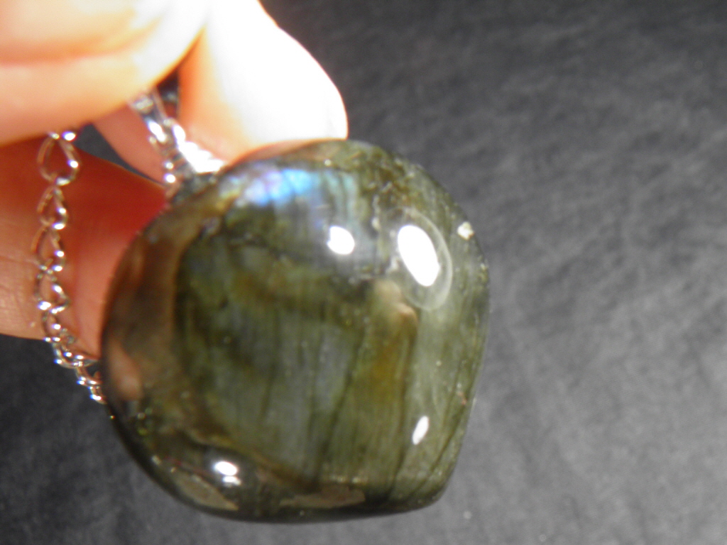 빛 좋은 라브라도라이트 펜던트