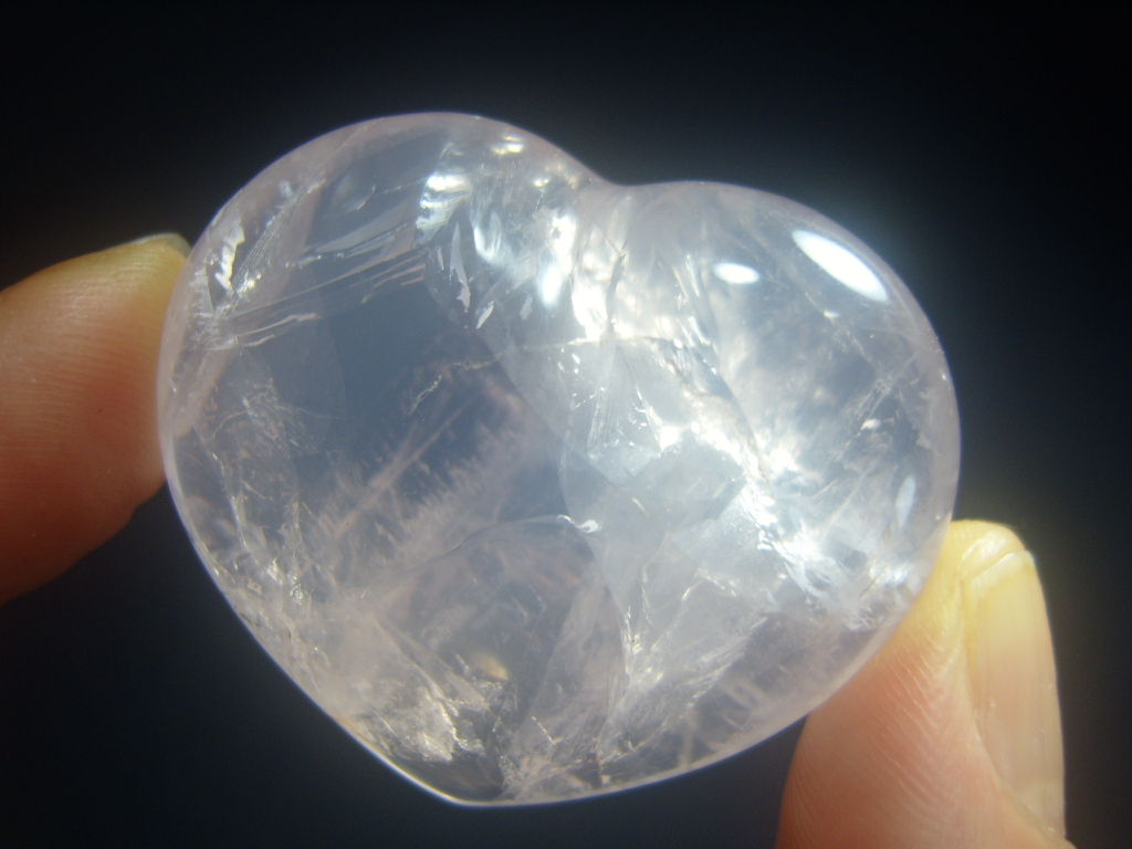 색감좋은 장미수정