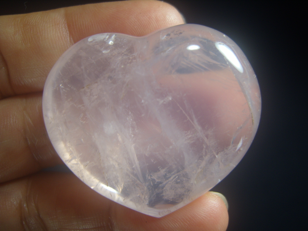 색감좋은 장미수정