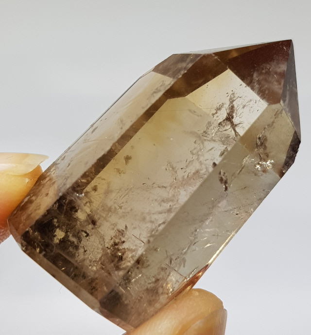 침 황 수정 육각주