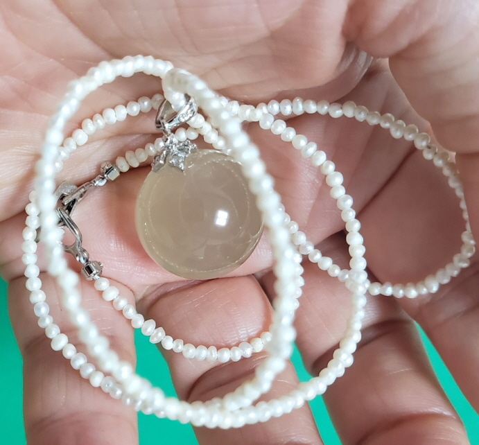 황 수정과 밥풀 진주 목걸이