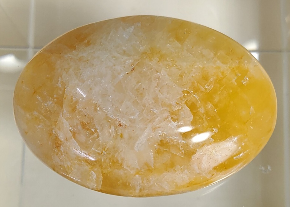 오렌지 색 헤마토이드