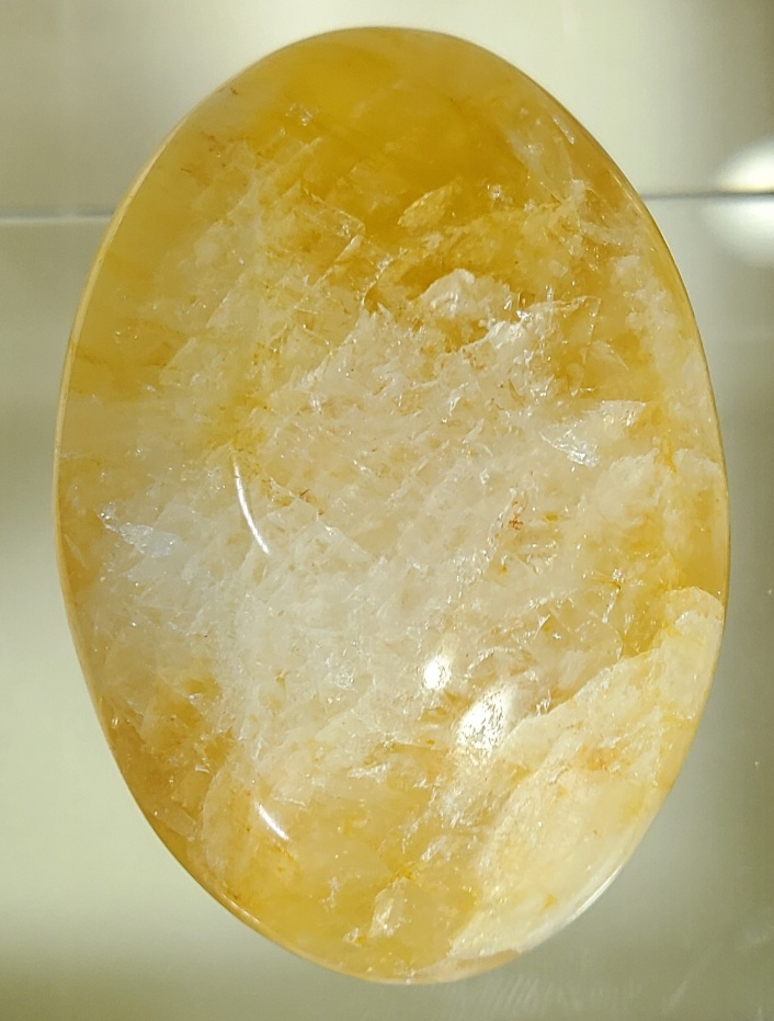 오렌지 색 헤마토이드