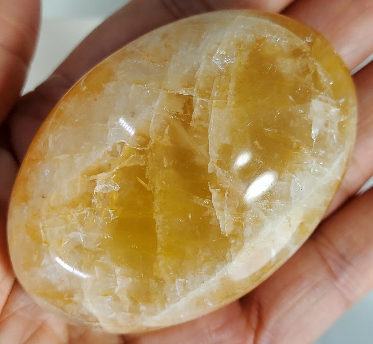 오렌지 색 헤마토이드