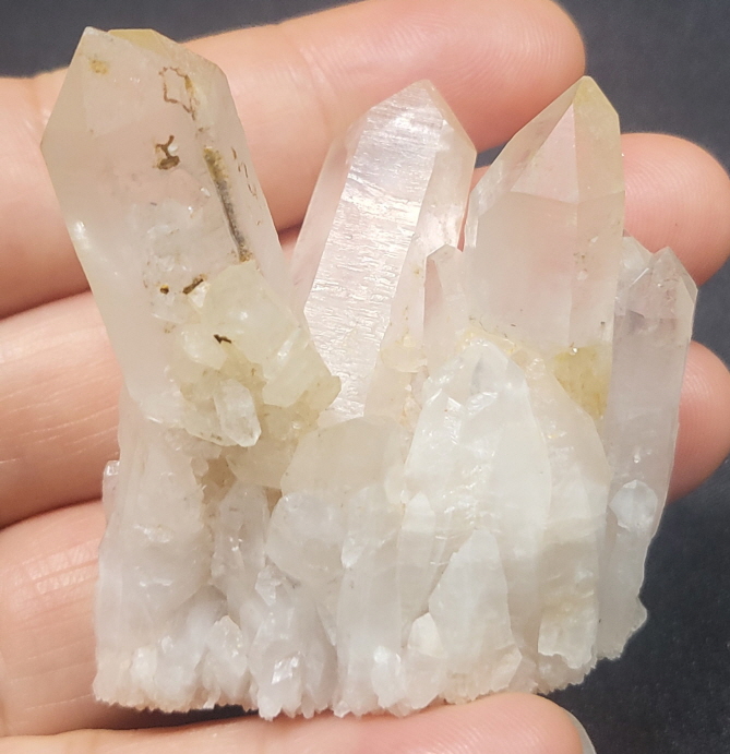 작은 원석 클러스터