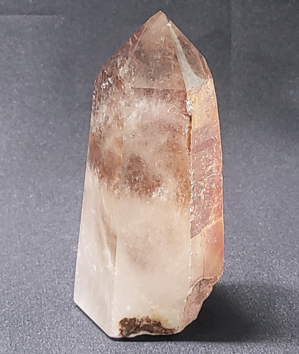 특이한 수정 원석