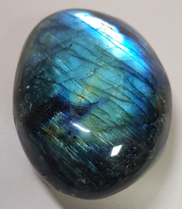 아름다운 빛 라브라도라이트