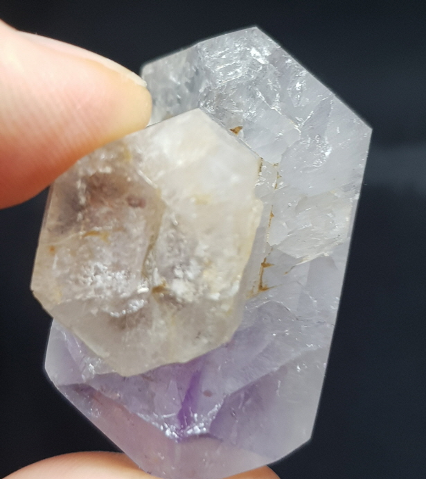 무지개  자수정 셉타형