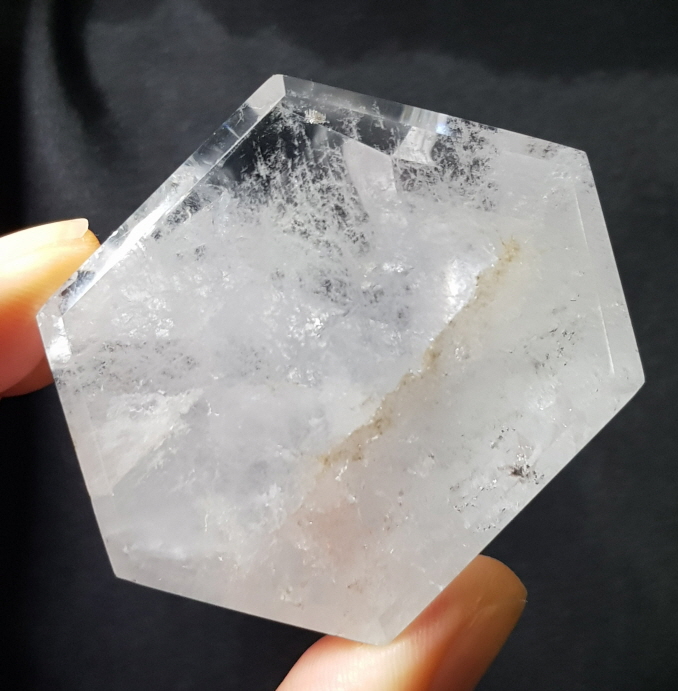 깨끗한 백수정 육각주형