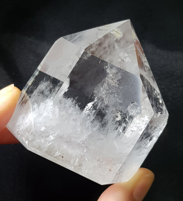 깨끗한 백수정 육각주형