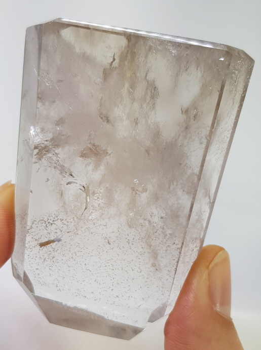 타뷸러 쿼츠 육각주형