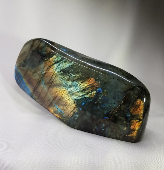 황금빛 라브라도라이트 입석형