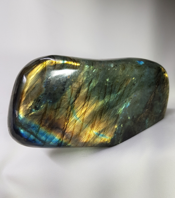 황금빛 라브라도라이트 입석형