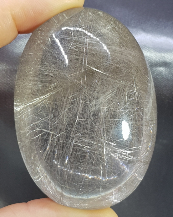 투명도 좋고 깨끗한 침수정 원석