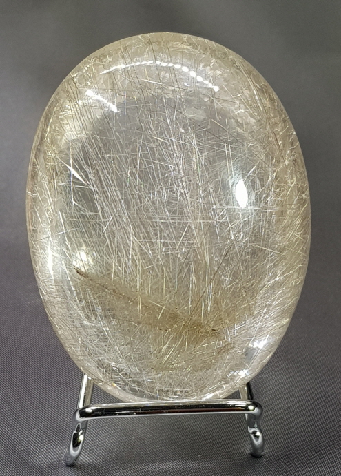 투명도 좋고 깨끗한 침수정 원석