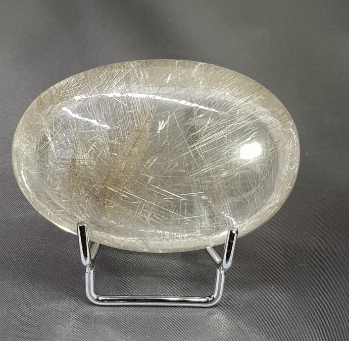 투명도 좋고 깨끗한 침수정 원석