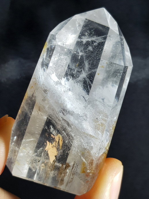 화이트 크랙 형성  백수정 육각주