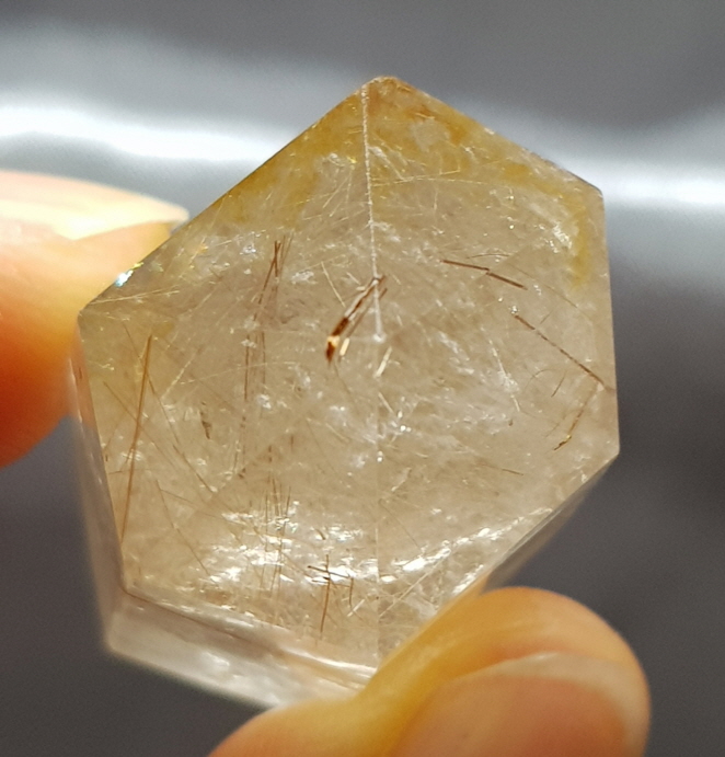 작은 침수정 육각주형