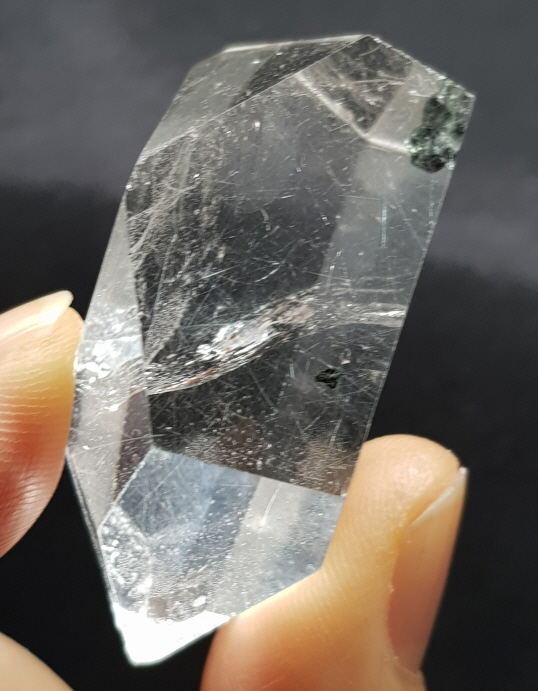 은침수정육각주형