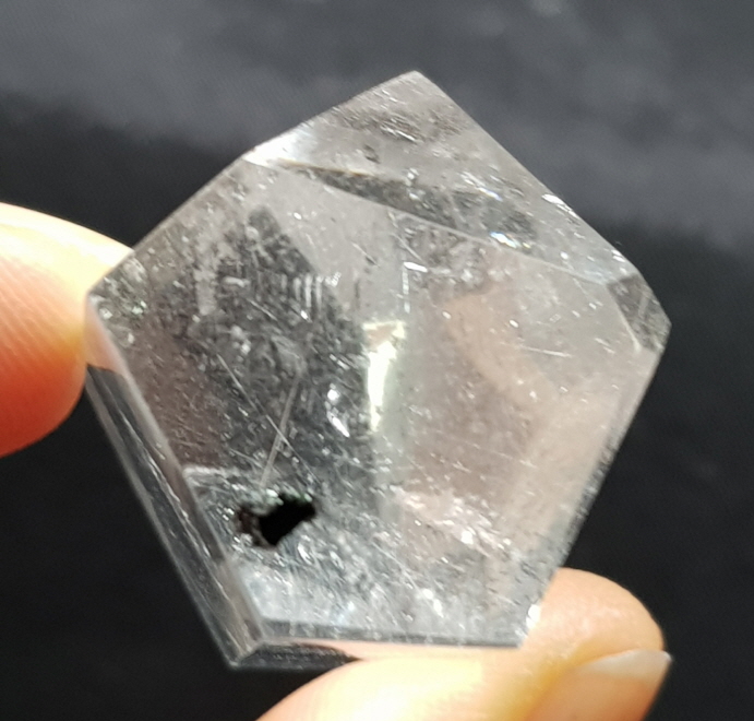 은침수정육각주형