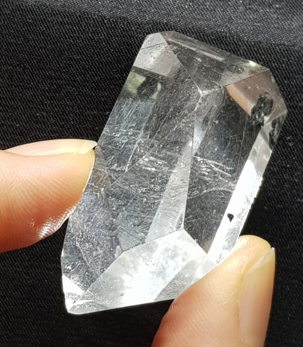 은침수정육각주형