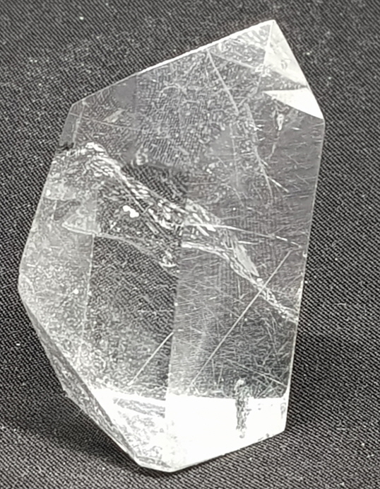 은침수정육각주형