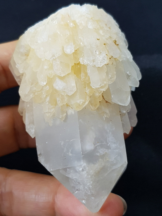 캔들 쿼츠(촛 불 수정)