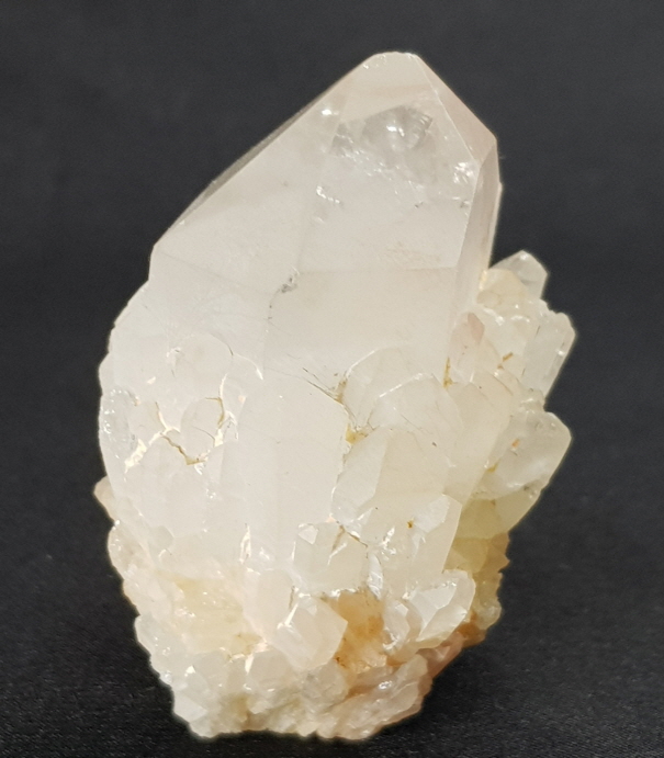 캔들 쿼츠(촛 불 수정)