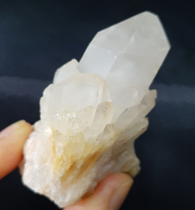 촛불 수정 (캔들 쿼츠)