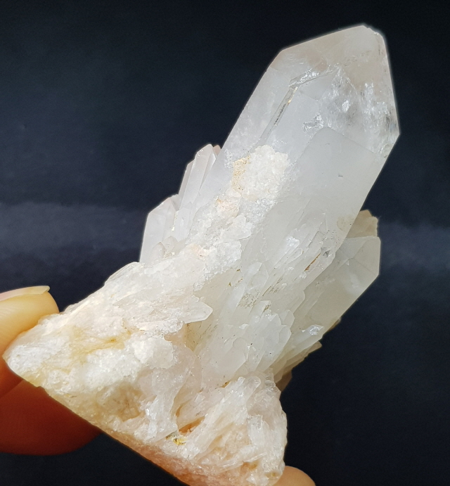 촛불 수정 (캔들 쿼츠)