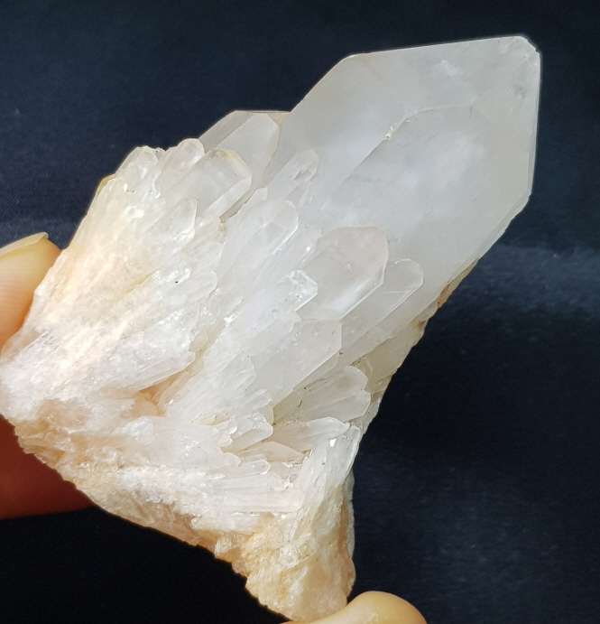 촛불 수정 (캔들 쿼츠)