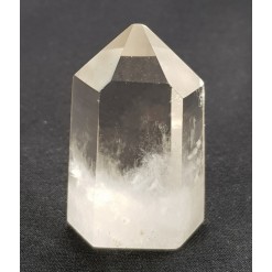 색감 연한 황수정육각주