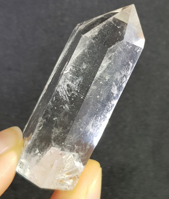 관입 백수정육각주