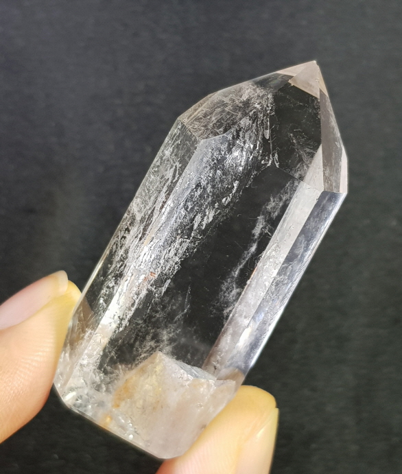 관입 백수정육각주