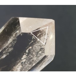 관입 백수정육각주