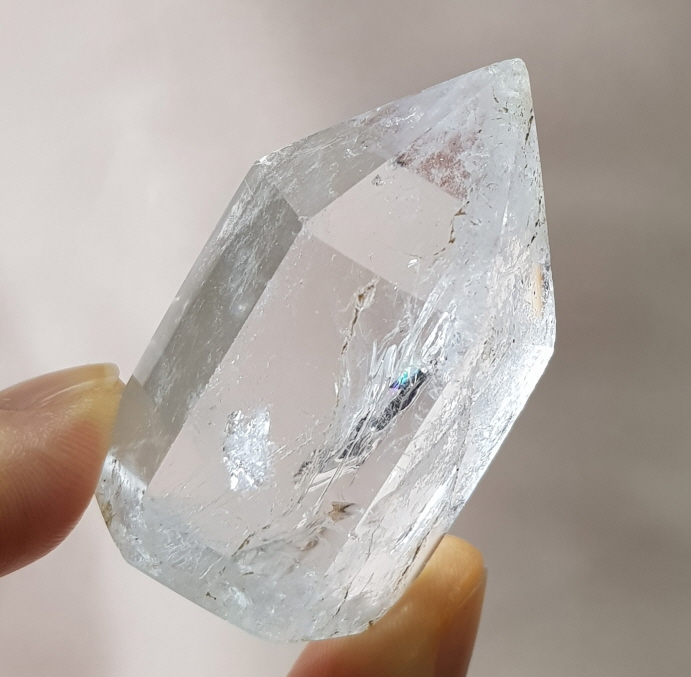 화이트 침 백수정 육각주