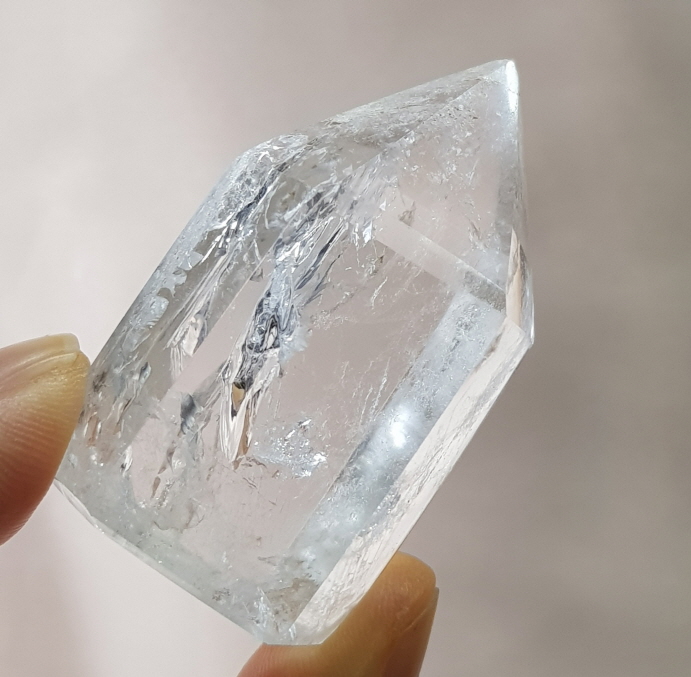 화이트 침 백수정 육각주