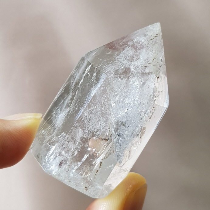 화이트 침 백수정 육각주