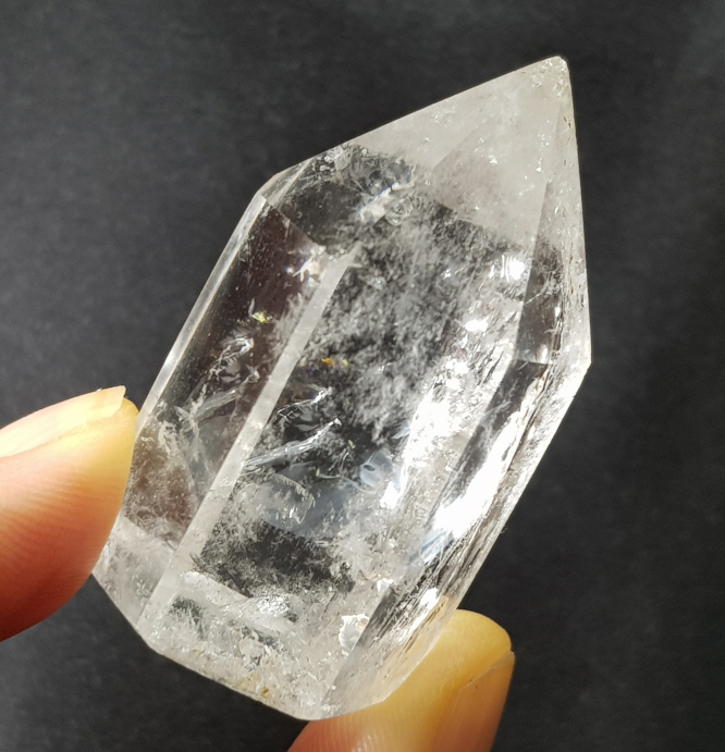 화이트 침 백수정 육각주