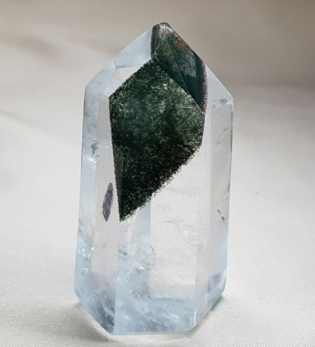 선명한 색감 형성 가든수정